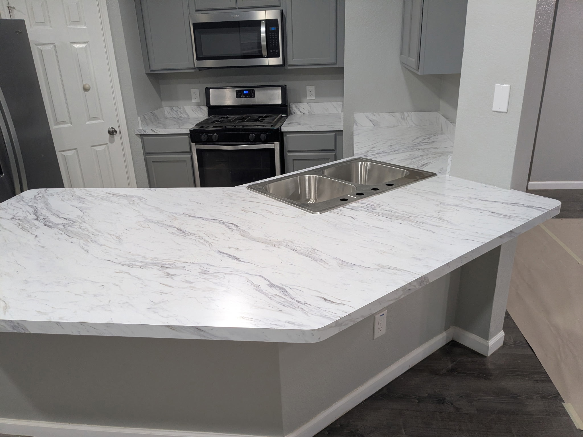 Custom / Square Edge Laminate